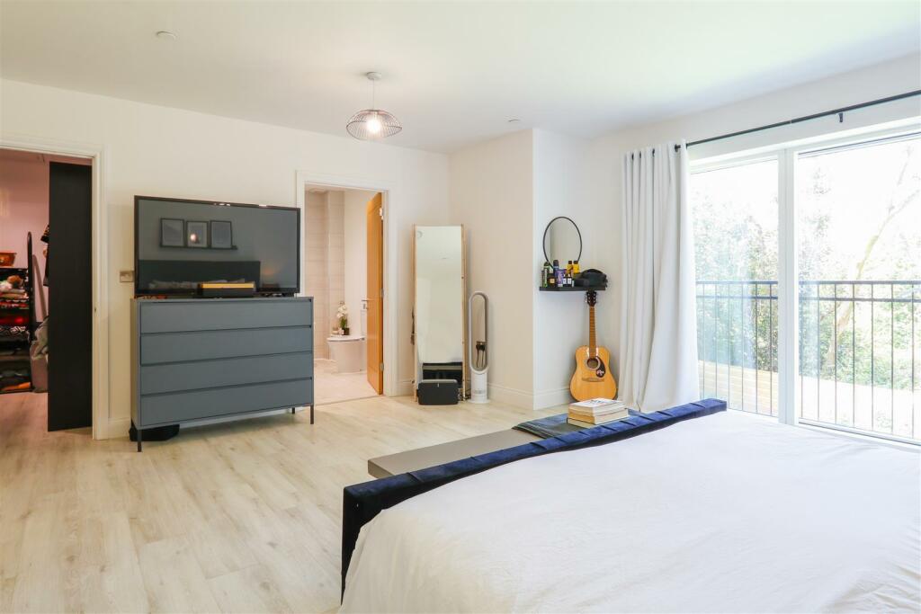 master bedroom.jpg
