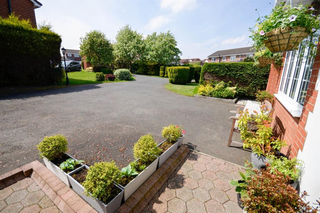 Frontage/Drive