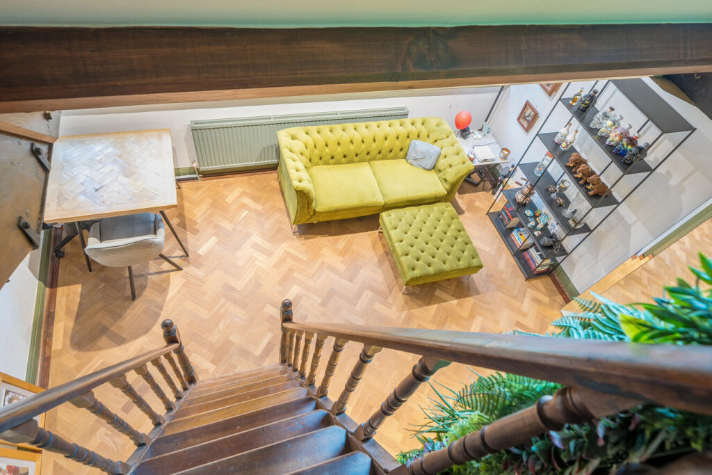 1393069-19-6943d0...