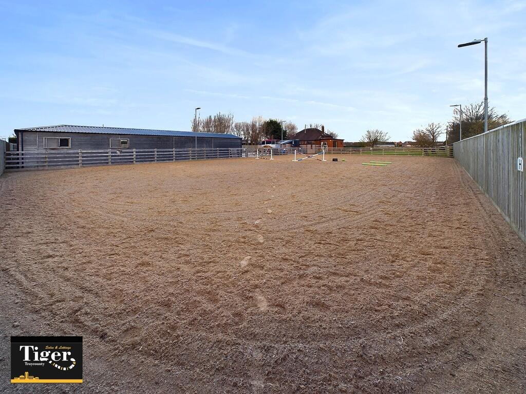 CAM02176G0-PR0427...