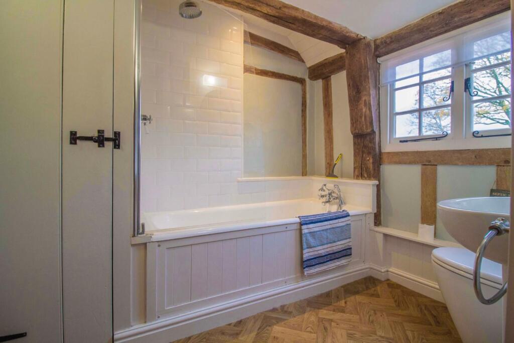 Tanwood, Drinkstone [Bathroom] 01.jpg