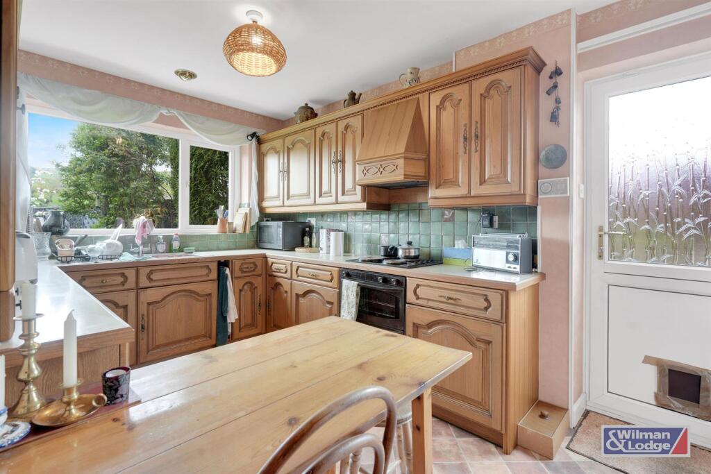 Four Bed Detached House in Glusburn4.jpeg