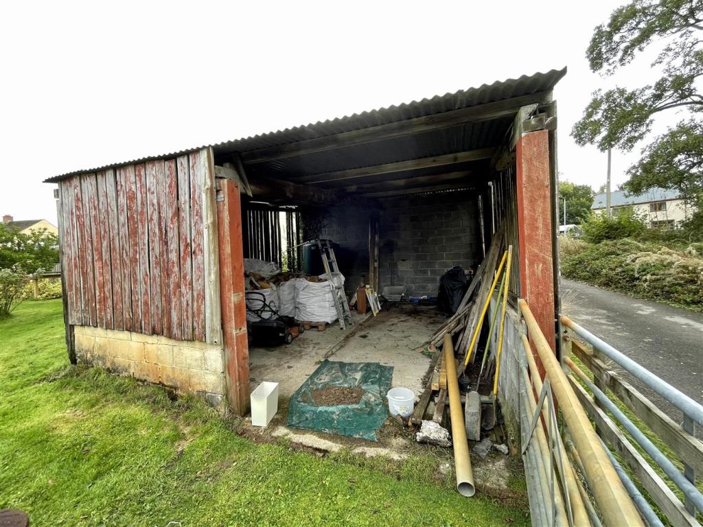 COVERED BARN