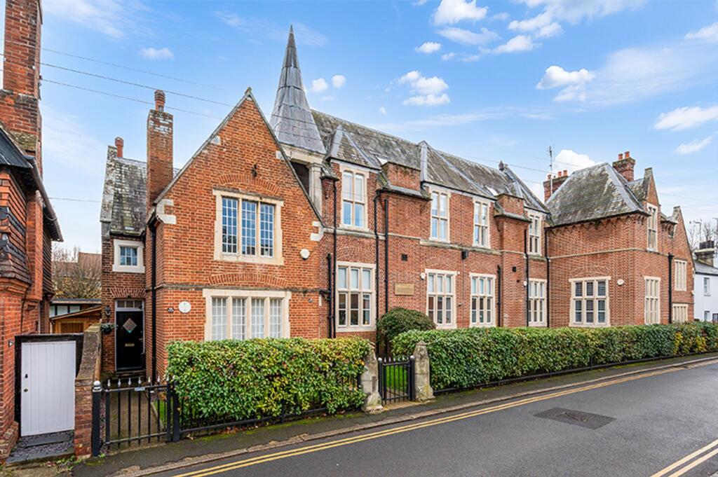 Ewell Court Grove, West Street KT17 1UX