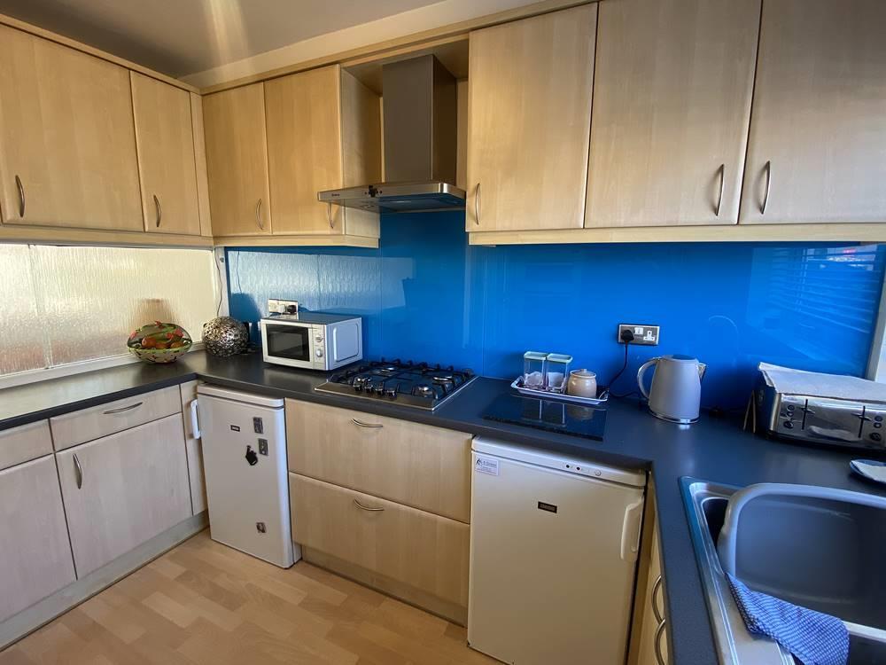 kitchen2.jpg