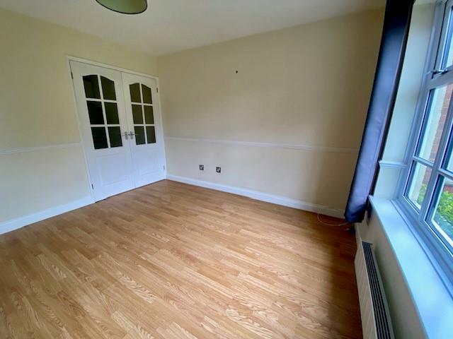 7 Queensbury Place lounge 1.jpg