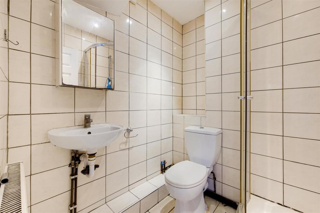 Shower Room.jpg