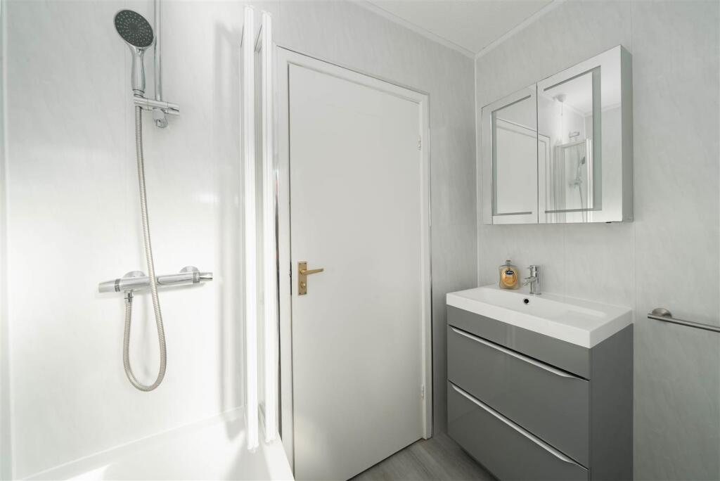 Bathroom-2.jpg