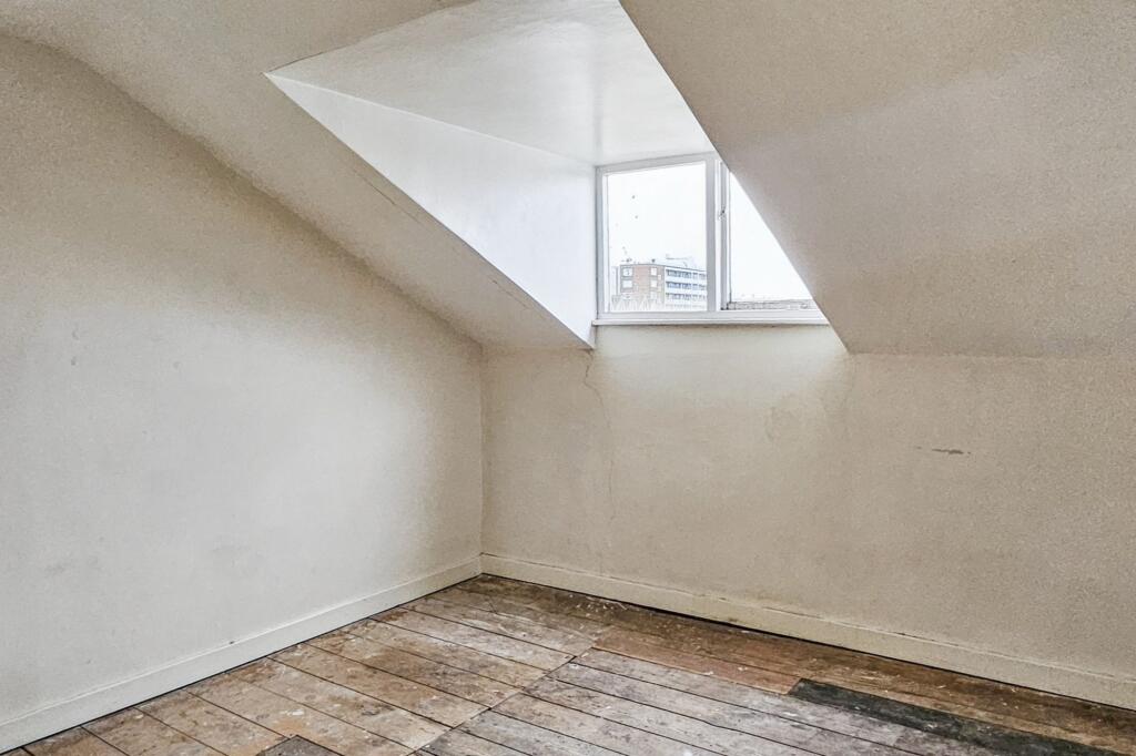 27E St James Gardens, London, W11 4RE
