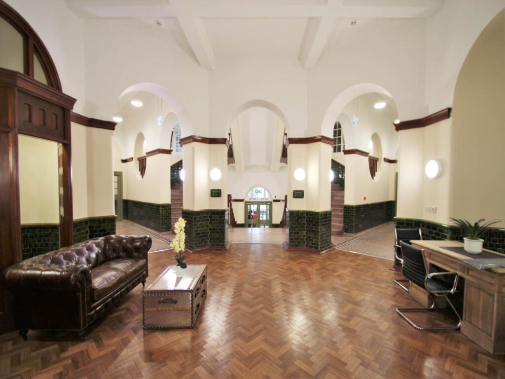 communal entrance ha
