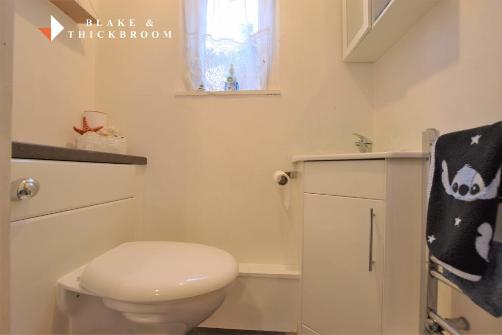 GROUND FLOOR CLOAKROOM