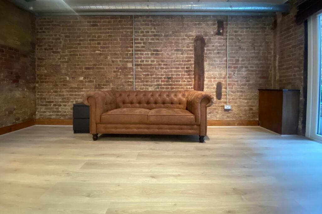 Prince Of Wales Passage, NW1