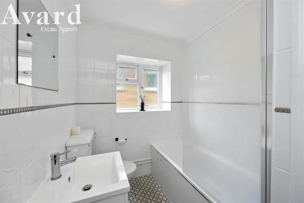 Bruce Avenue, Eleanor Court, 5-012.jpg