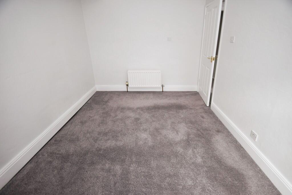 39e0d002-Bedroom ...