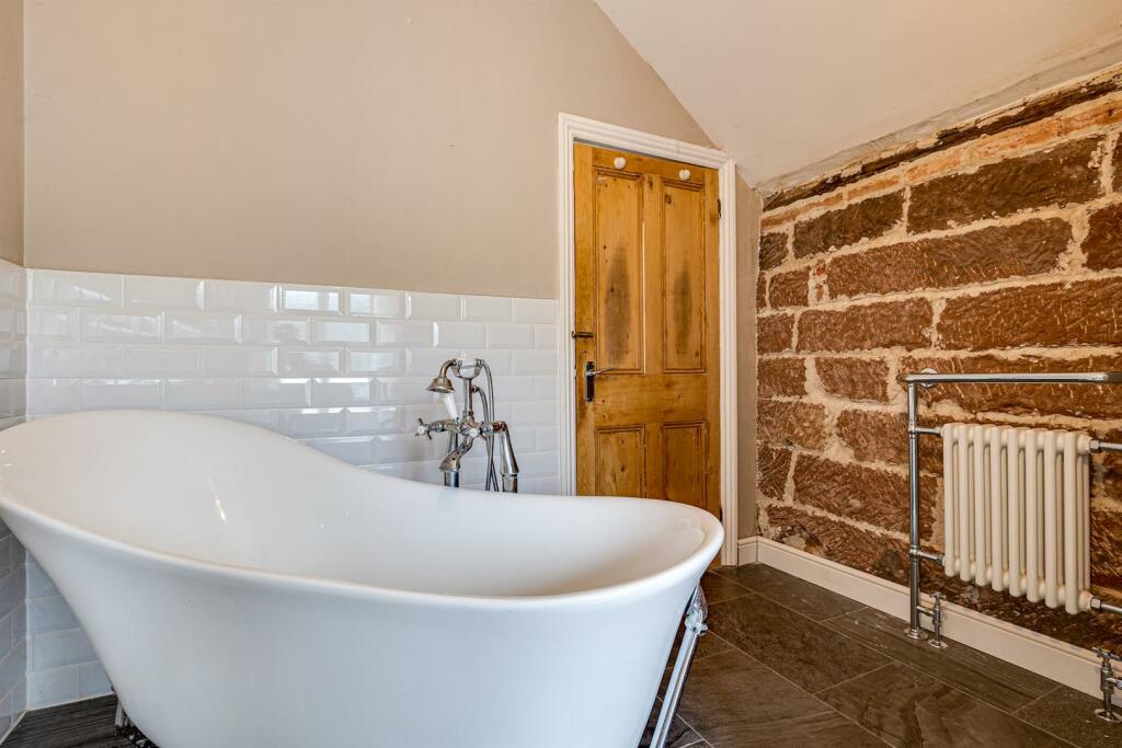 4J6A4367HDRTheDurhamHeifer.Resized.jpg