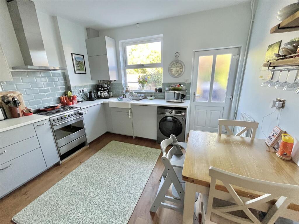 Dining Kitchen Aspect 2