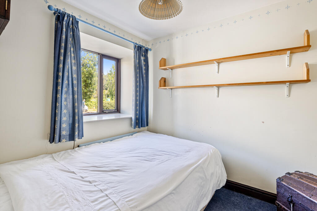 A10 - 5 Brookes Barn, rowsells lane - 250707