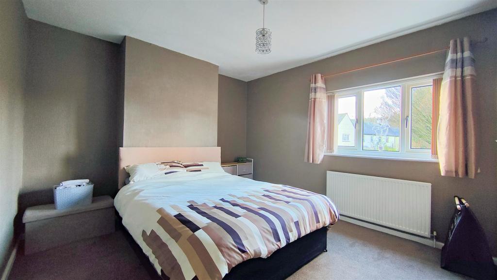 bed 1.jpg