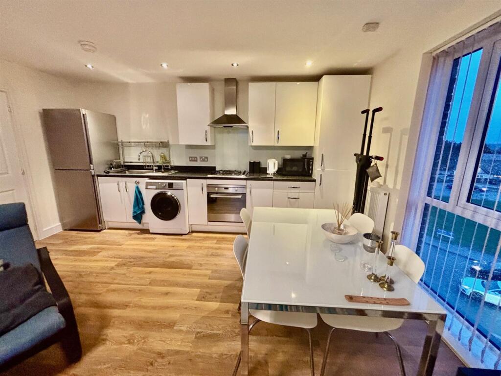 Dining Kitchen Area