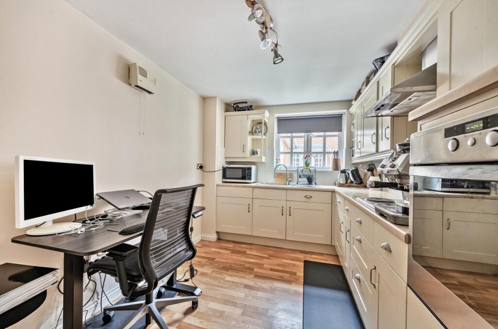 1291129-12-682f61...