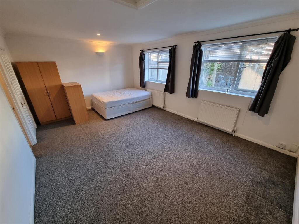 Bedroom.jpg