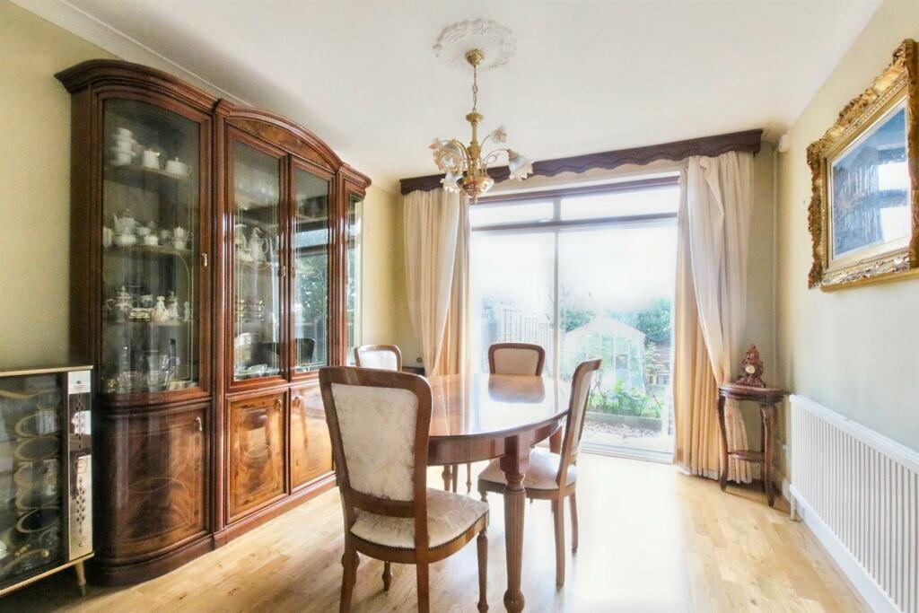 Dining room.JPG