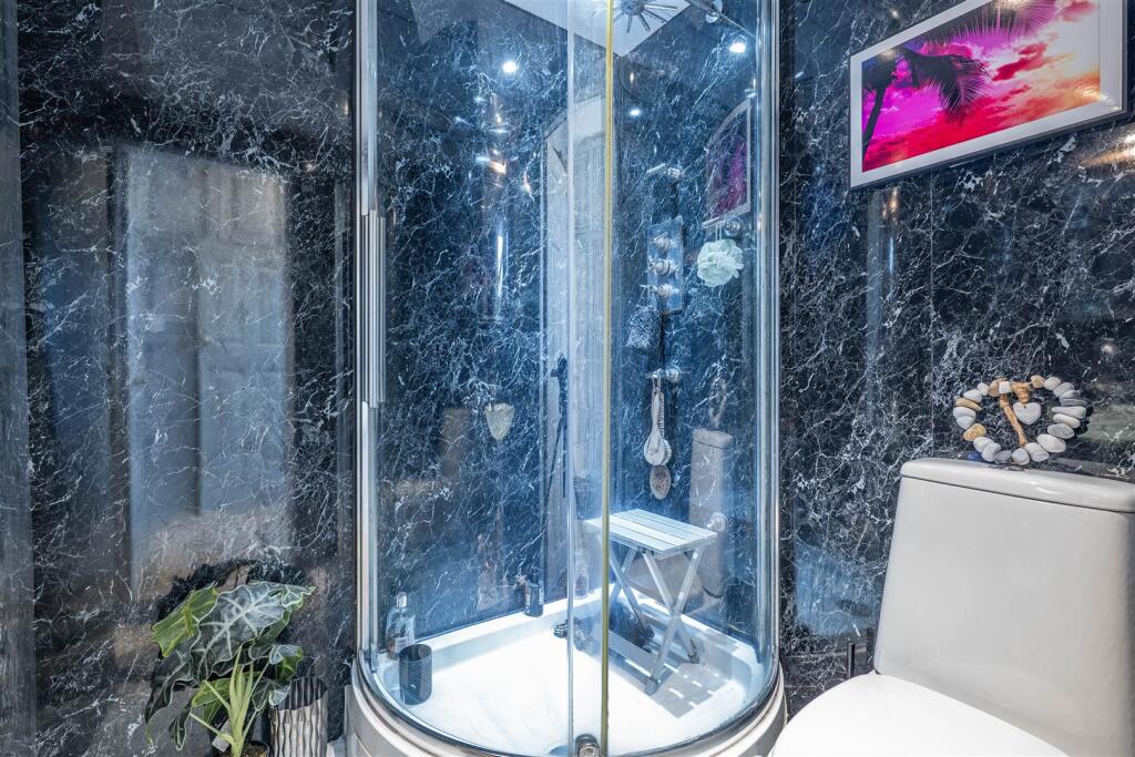 Family Shower Room