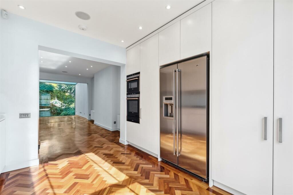 Kitchen (2)