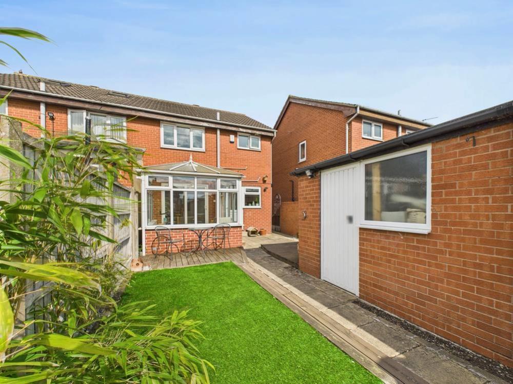 Lrg_CAM05488G0-PR0020-STILL015-thumbnail-h750-70.j