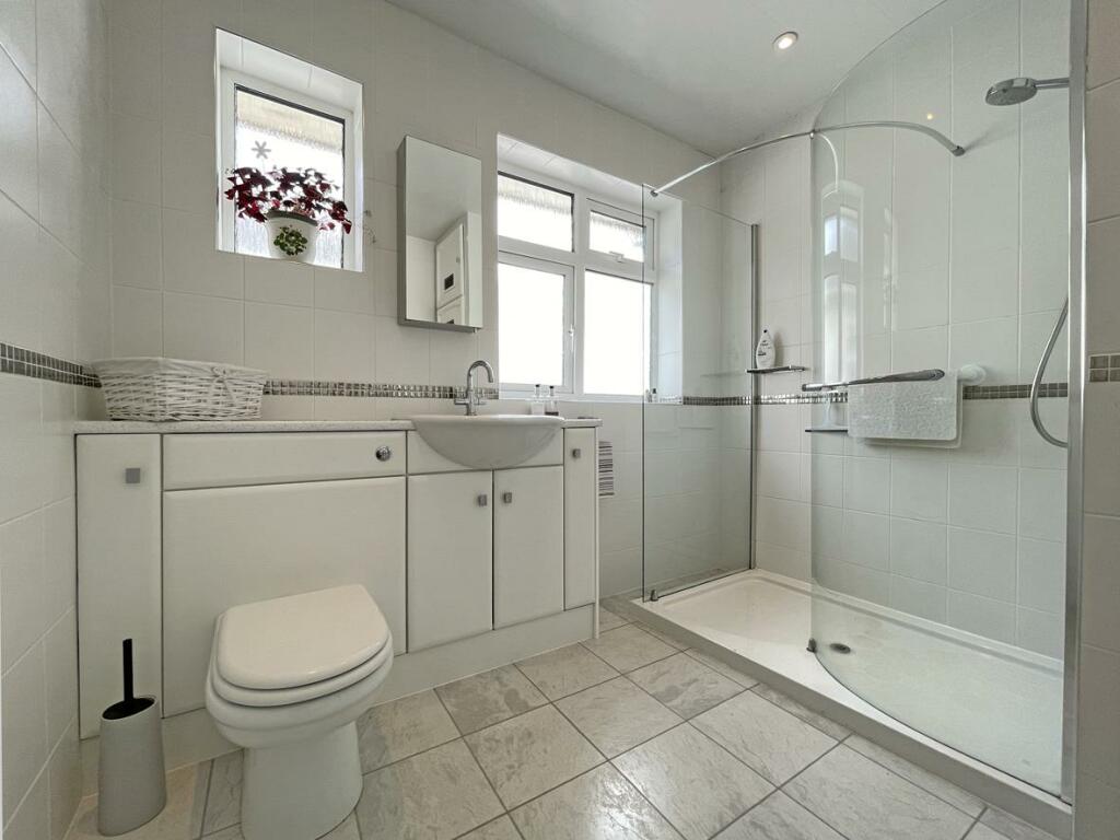 Bowden Park Road 47 Shower Room.jpg