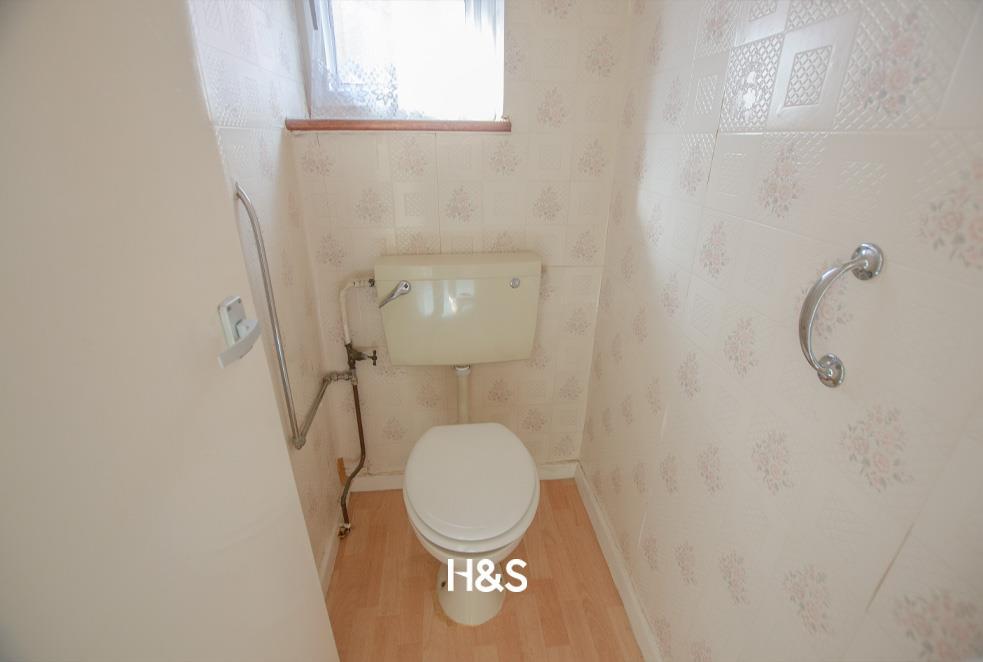 Stoneyford Grove - wc.jpg