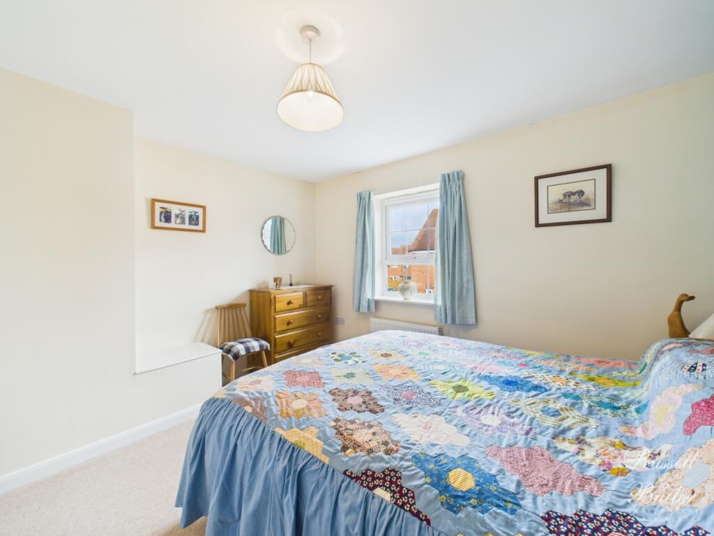 CAM02127G0-PR0332-STILL032