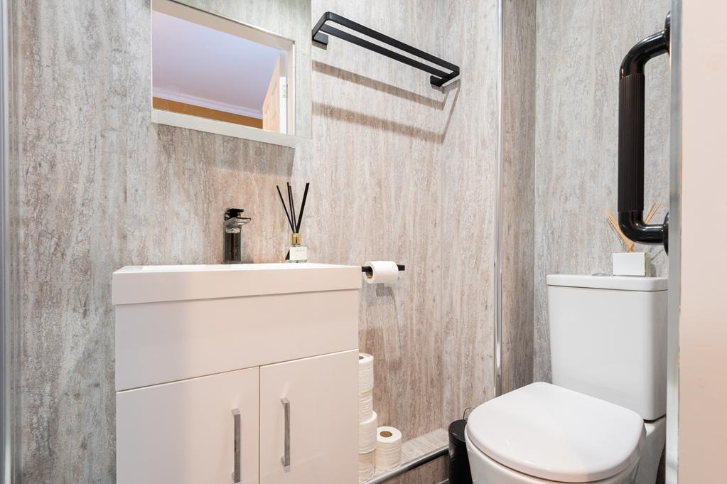 ENSUITE SHOWER ROOM