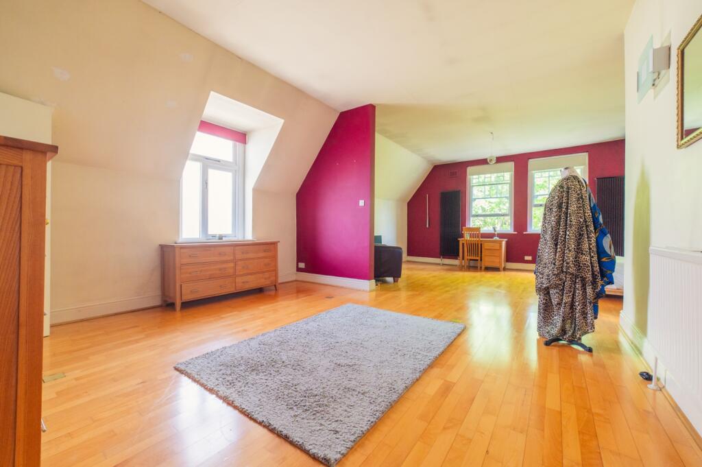 Award-winning Media team on EVERY Listing__39