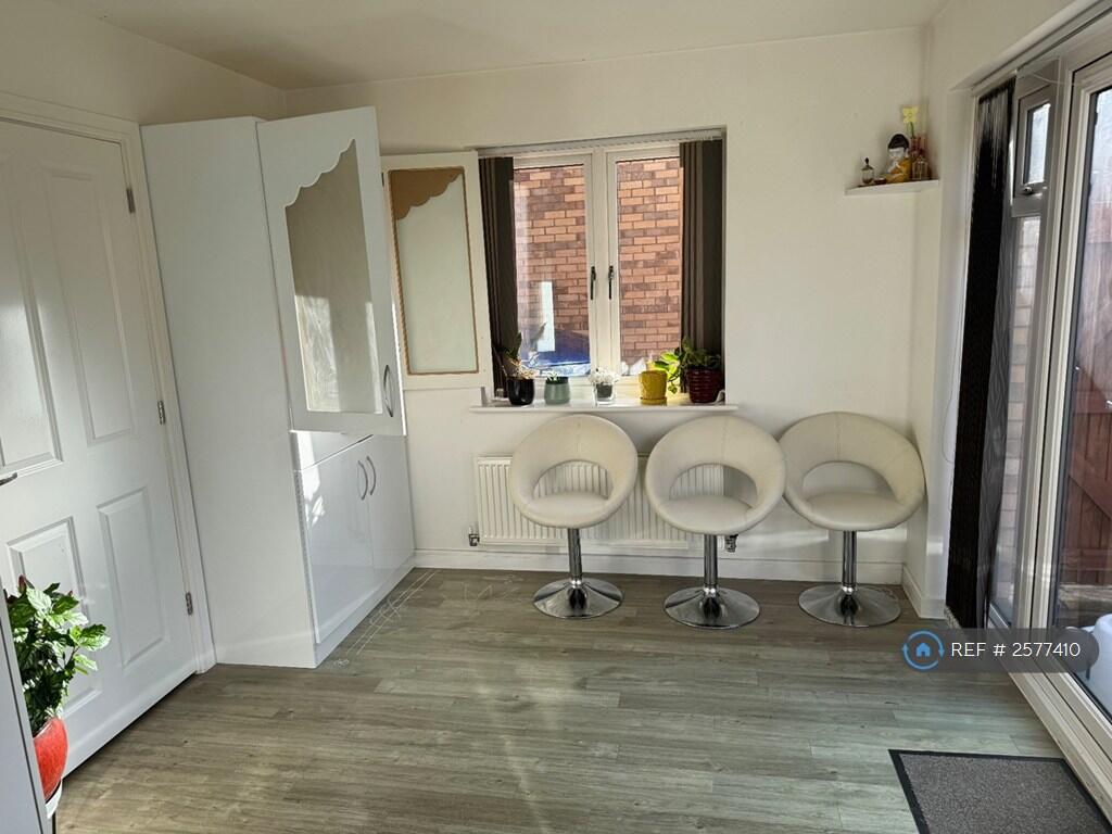 Kitchen/Dining 2