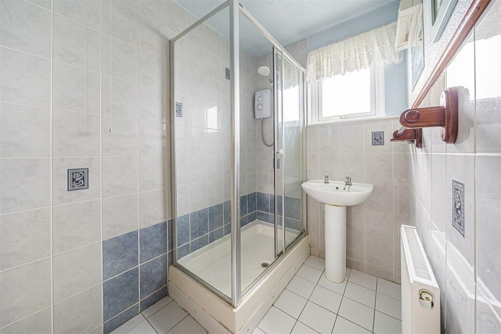 Shower Room.jpg