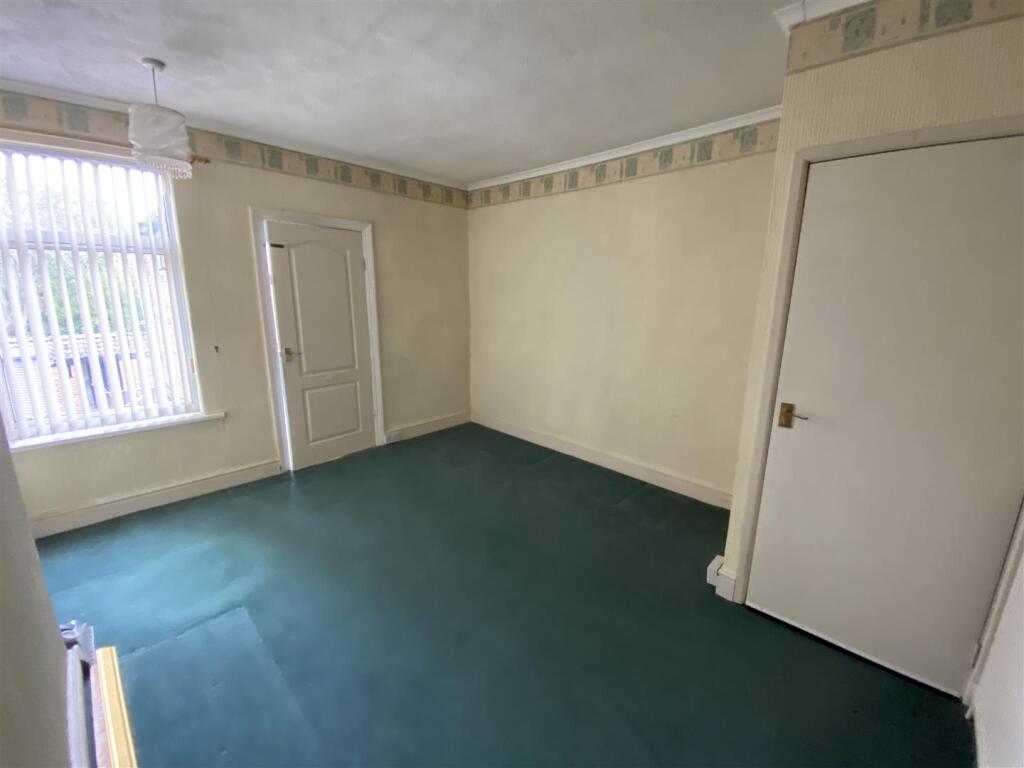 Bedroom no.2 rear double: