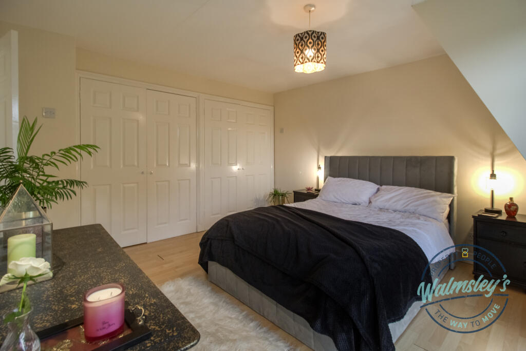Double bedroom with fitted wardrobes