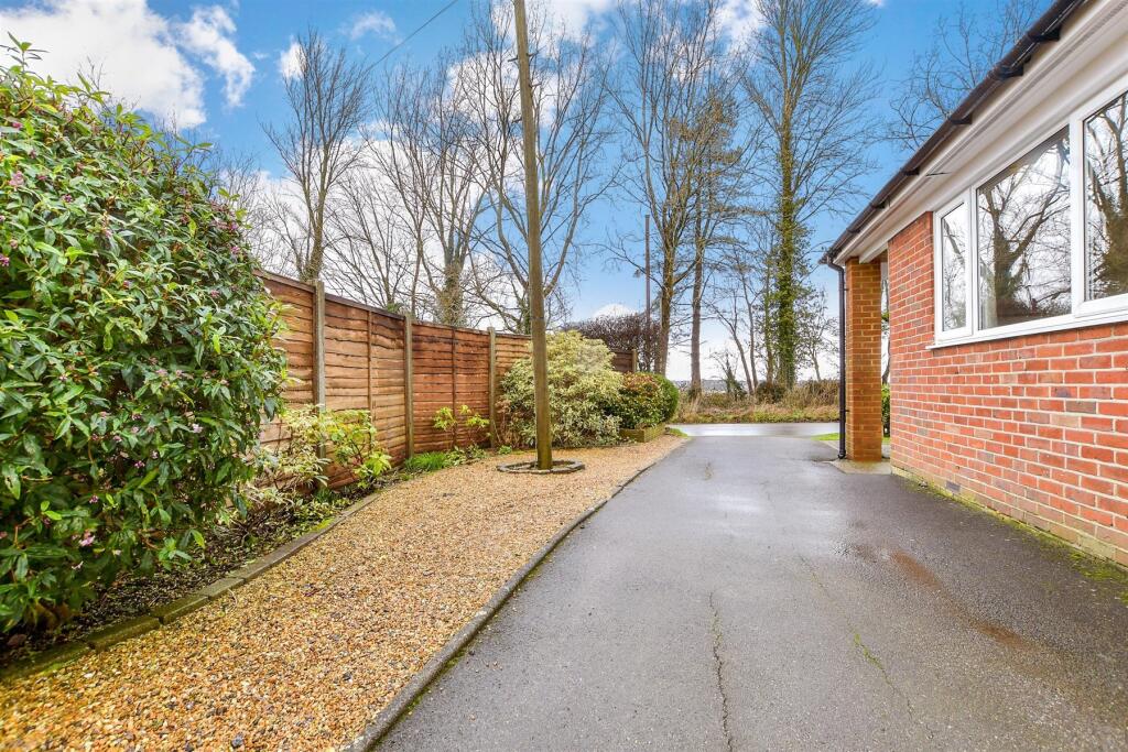 Driveway/Parking