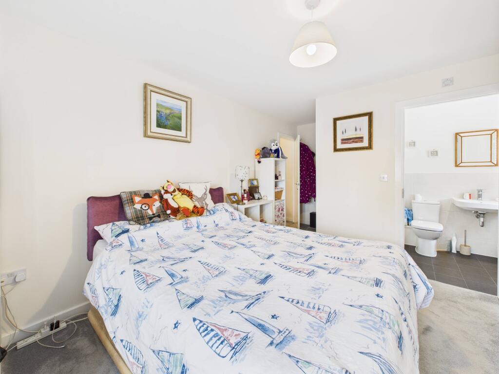 CAM05627G0-PR0014-STILL021