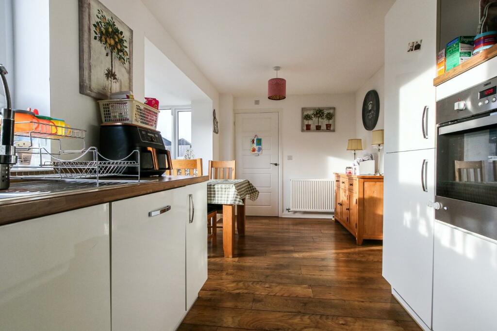 Kitchen/ dining Area