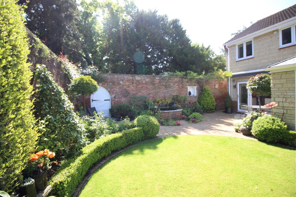 Enclosed Rear Garden