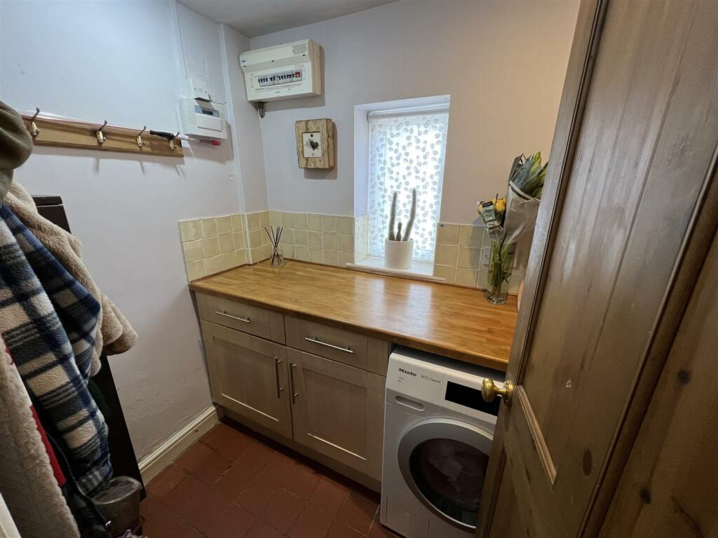 Utility Room.JPG
