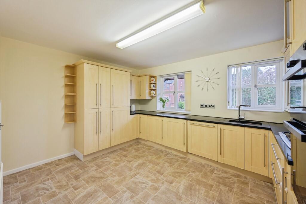 Kitchen (alt view)