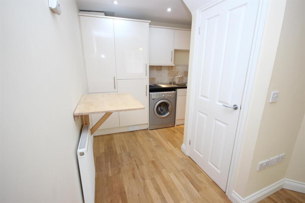 Kitchen Area.JPG