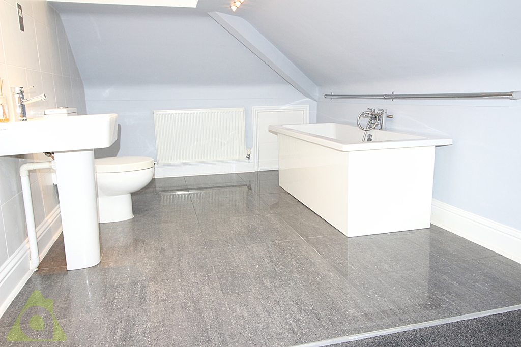 En Suite Bathroom