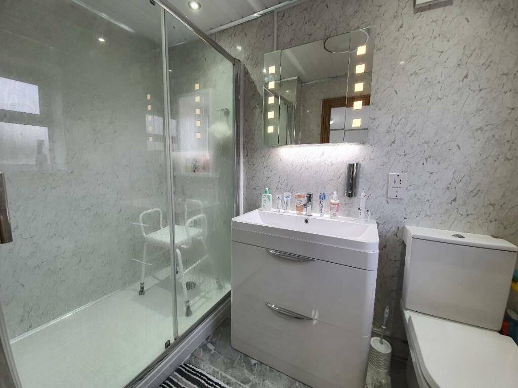ENSUITE SHOWER ROOM
