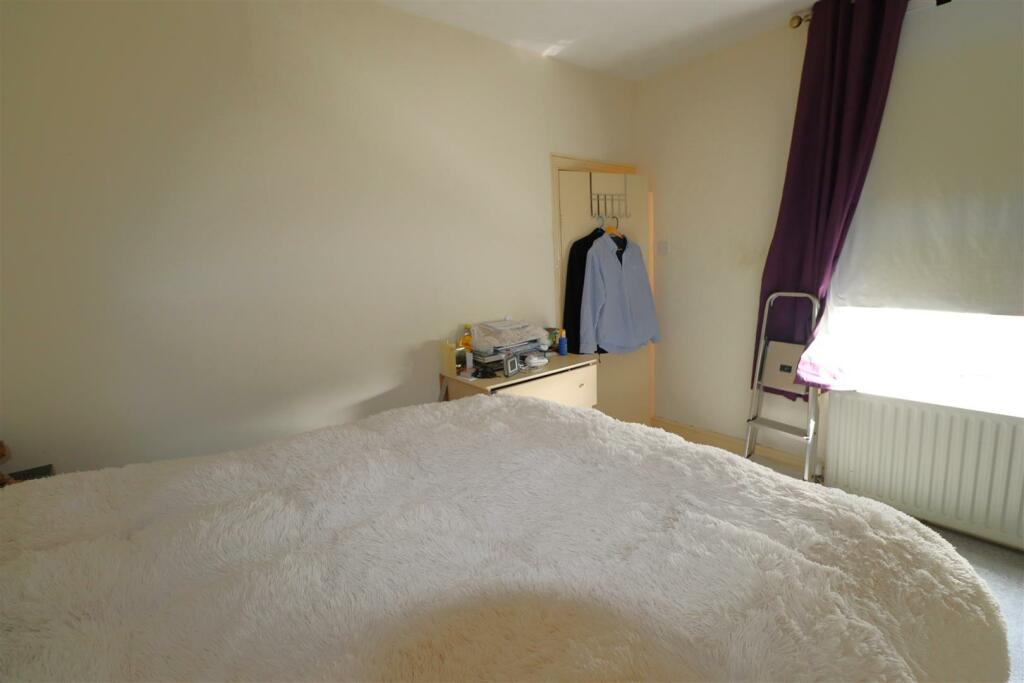Top Floor Bedroom (3).JPG