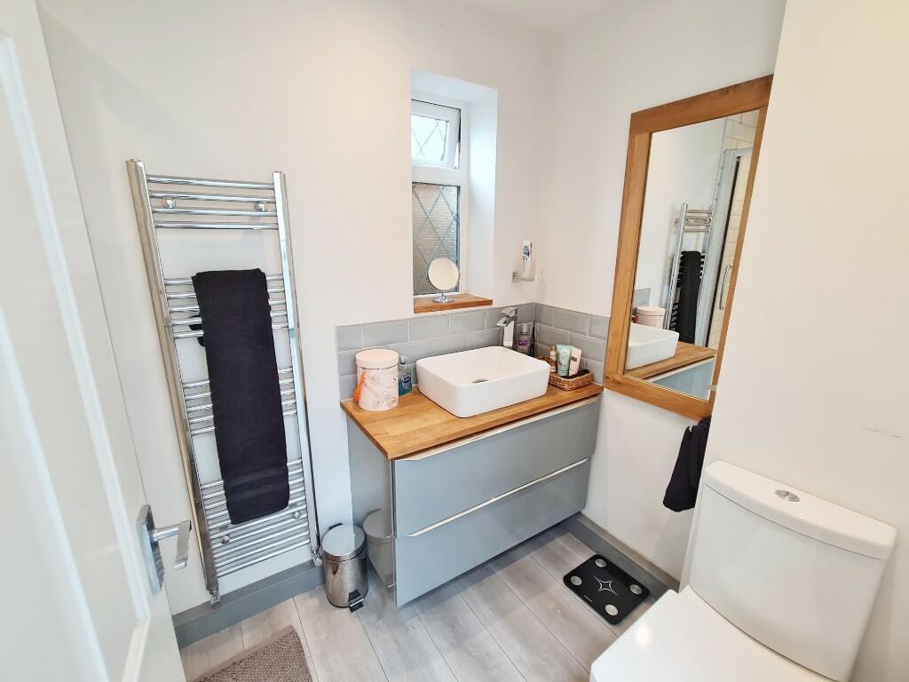 GF Shower Room