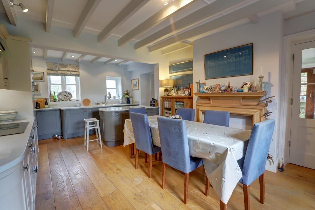 Dining/ Kitchen